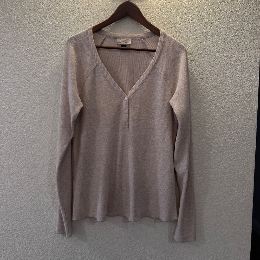 Universal Thread Beige Henley Knit Sweater Long Sleeve Women’s Size Large Soft